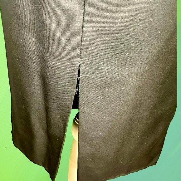 Vintage Giambattista Valli Black 100% Textured Silk Ruffled Neckline Midi Dress - Picture 12 of 16